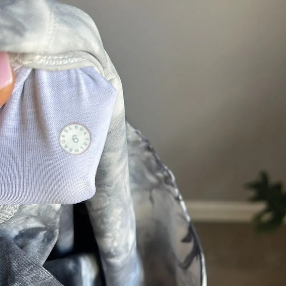 Lululemon Wunder Under Crop Hi-Rise *Full-On Luxtreme Dual Shibori 21" - Picture 8 of 9